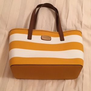 Cute summer Michael Kors purse!